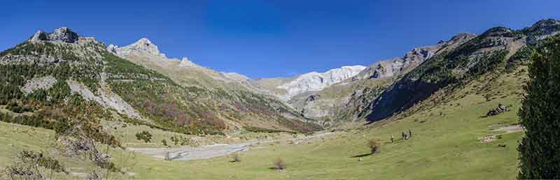 Huesca - valle de La Larri 03 - Llanos de La Larri.jpg